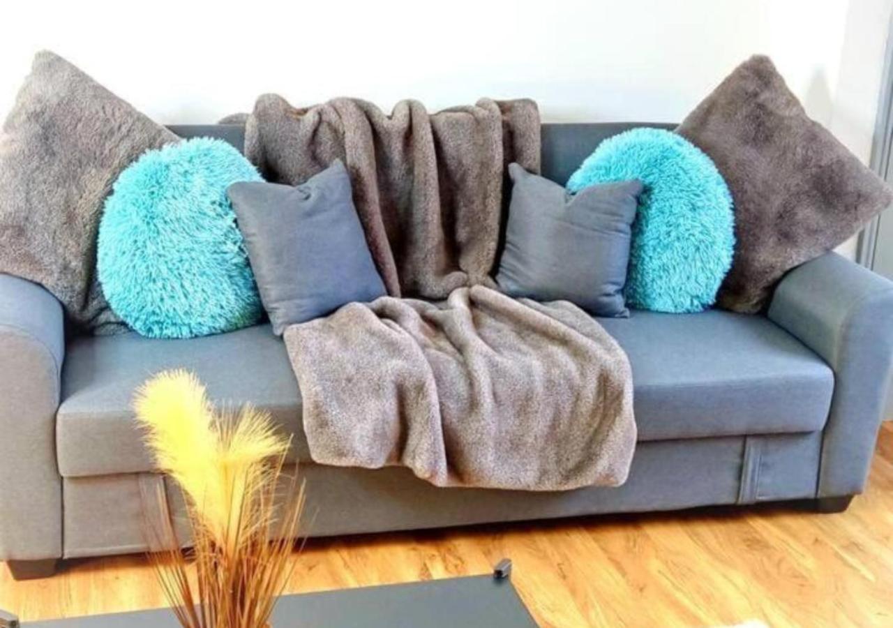 Comfortable 3 Bedrooms Leeds Beach House - Ideal For Family And Contractors - Free Parking For 2 Cars Exterior photo